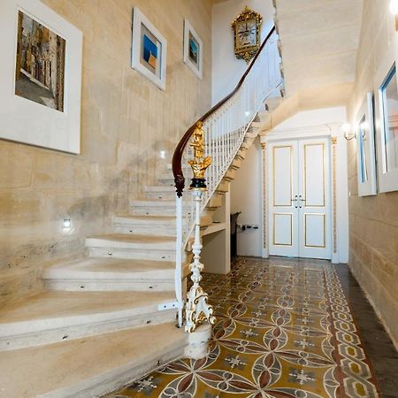 Monreal Boutique Townhouse - R024Rm6 Ξενοδοχείο Paola Εξωτερικό φωτογραφία