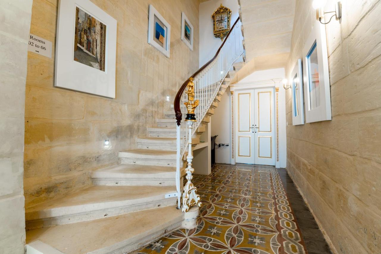 Monreal Boutique Townhouse - R024Rm6 Ξενοδοχείο Paola Εξωτερικό φωτογραφία
