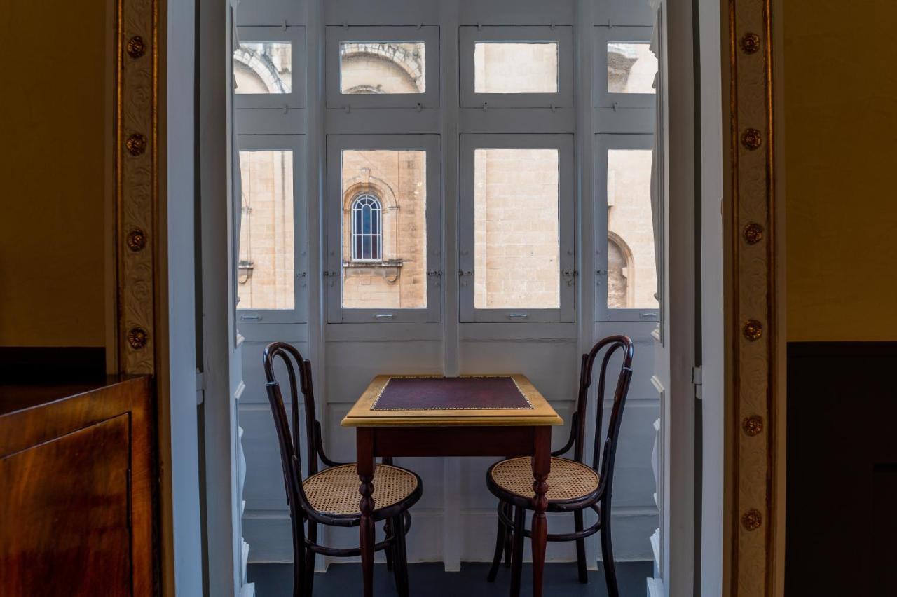 Monreal Boutique Townhouse - R024Rm6 Ξενοδοχείο Paola Εξωτερικό φωτογραφία