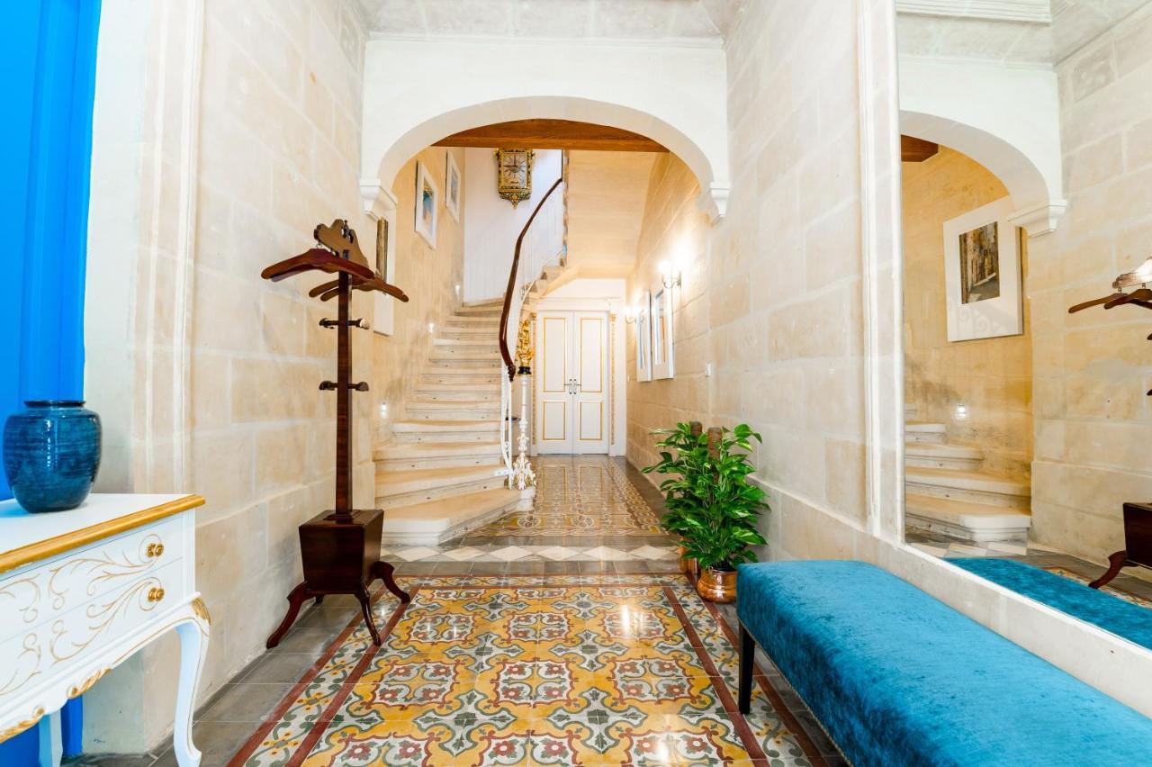 Monreal Boutique Townhouse - R024Rm6 Ξενοδοχείο Paola Εξωτερικό φωτογραφία